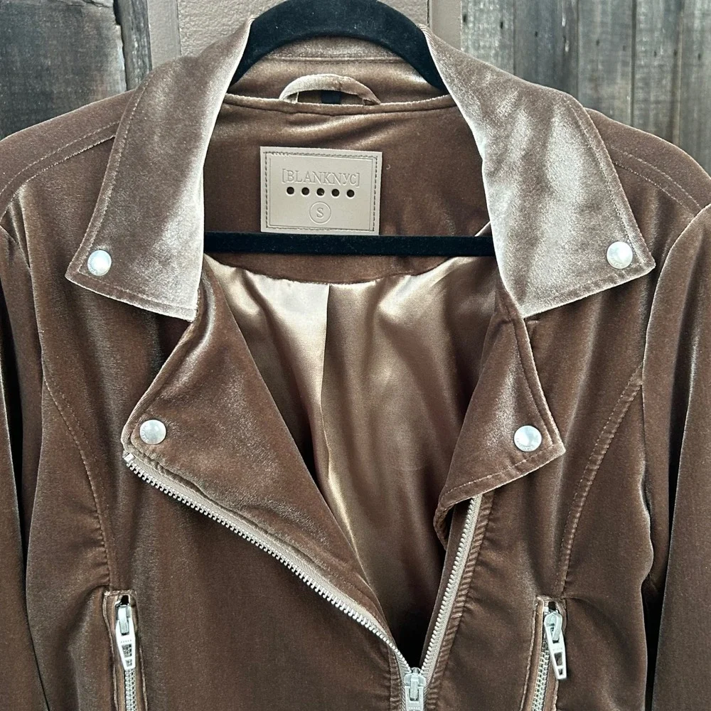 BLANKNYC Womens Small Velvet Moto Jacket Taupe Brown Cropped Zip Biker - Picture 11 of 14